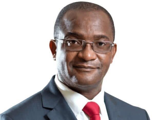 Douglas Mwonzora speaking at a press conference